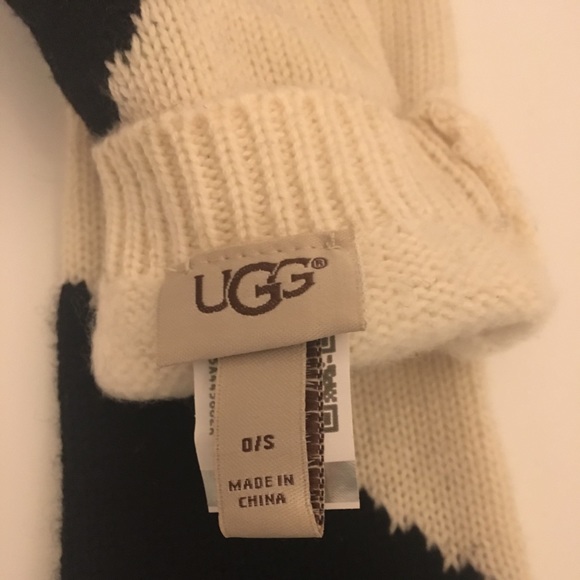 Ugg Fine Gauge Colorblock Knit Smart Gloves - Picture 5 of 5